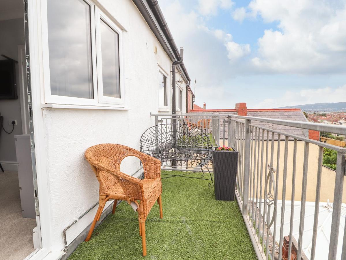 Ty Uchaf Apartment Rhyl Exterior photo