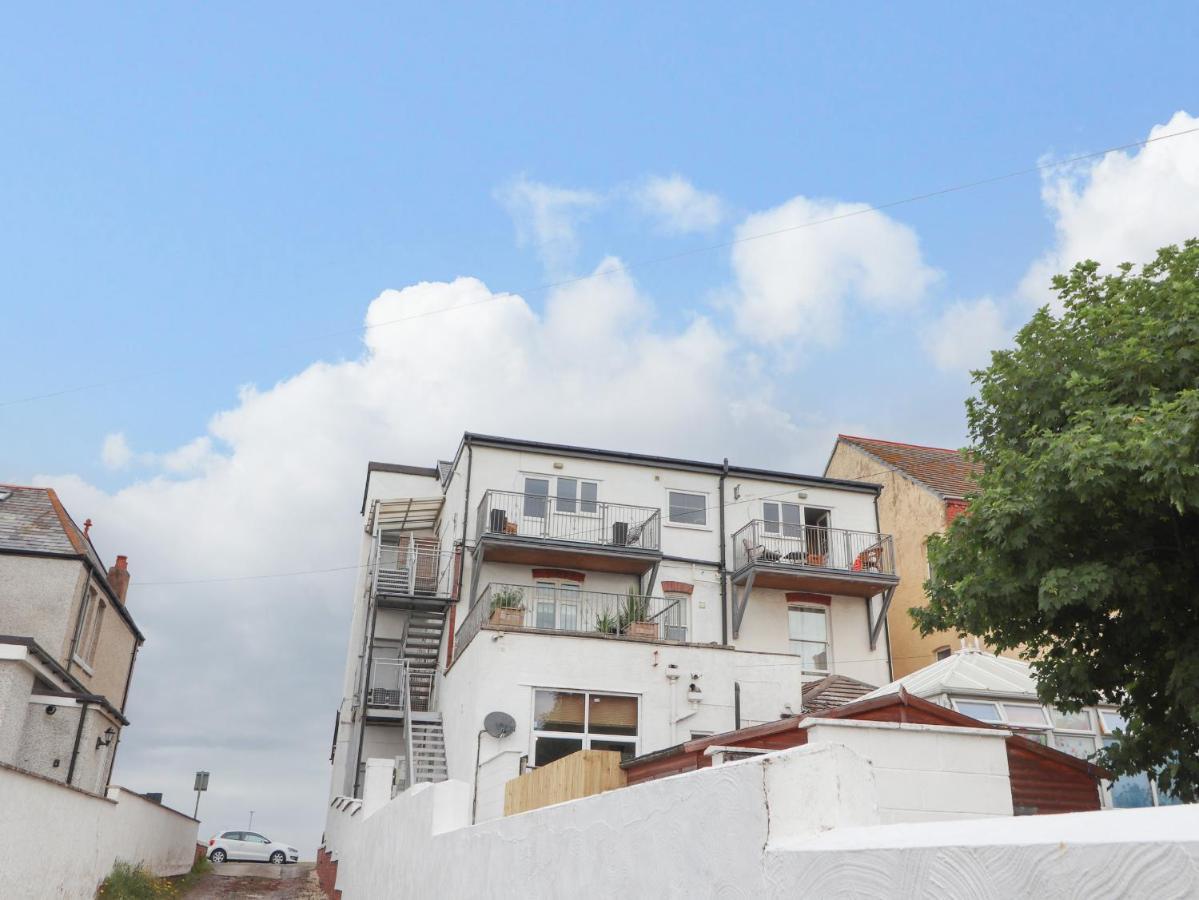 Ty Uchaf Apartment Rhyl Exterior photo